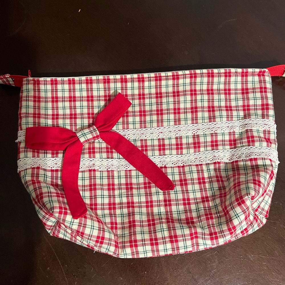 Elegant Red Plaid Cosmetic Bag with Bow
